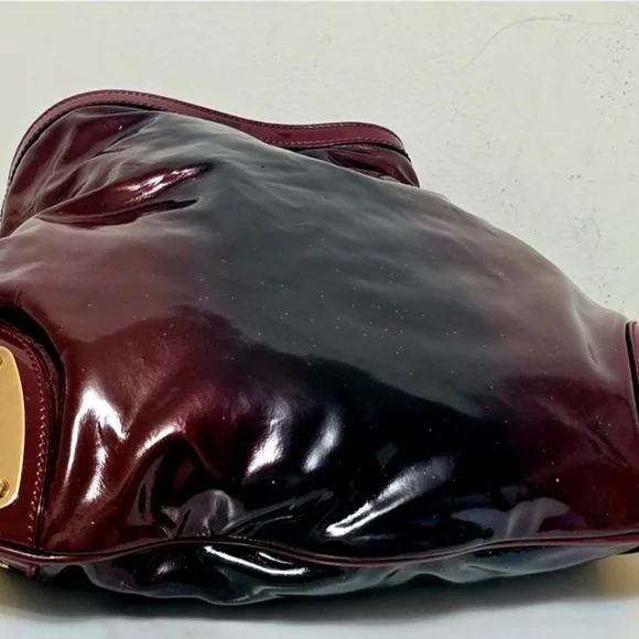 GUCCI Patent Leather Medium Indy Hobo - Picture 4 of 7